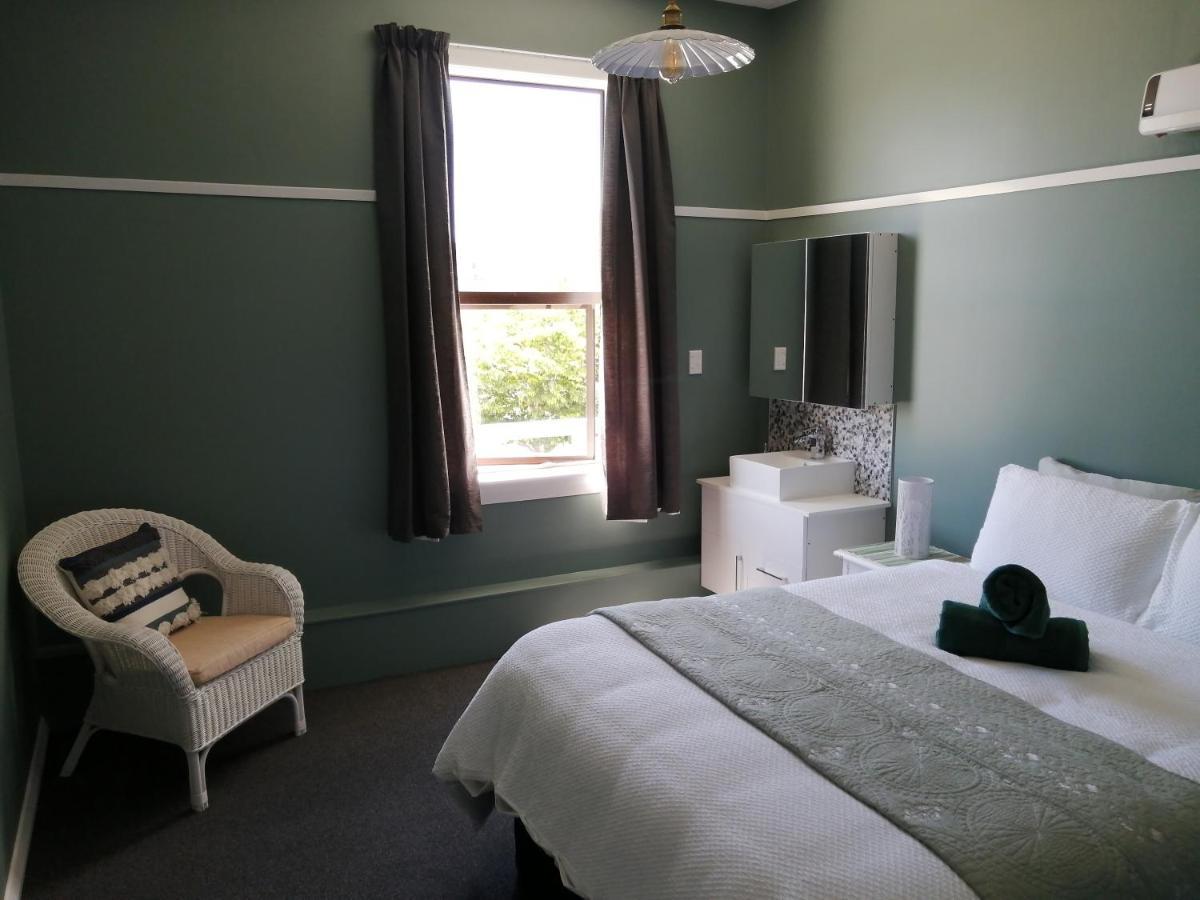 The Duke Hostel Greymouth Dış mekan fotoğraf A room at the hotel