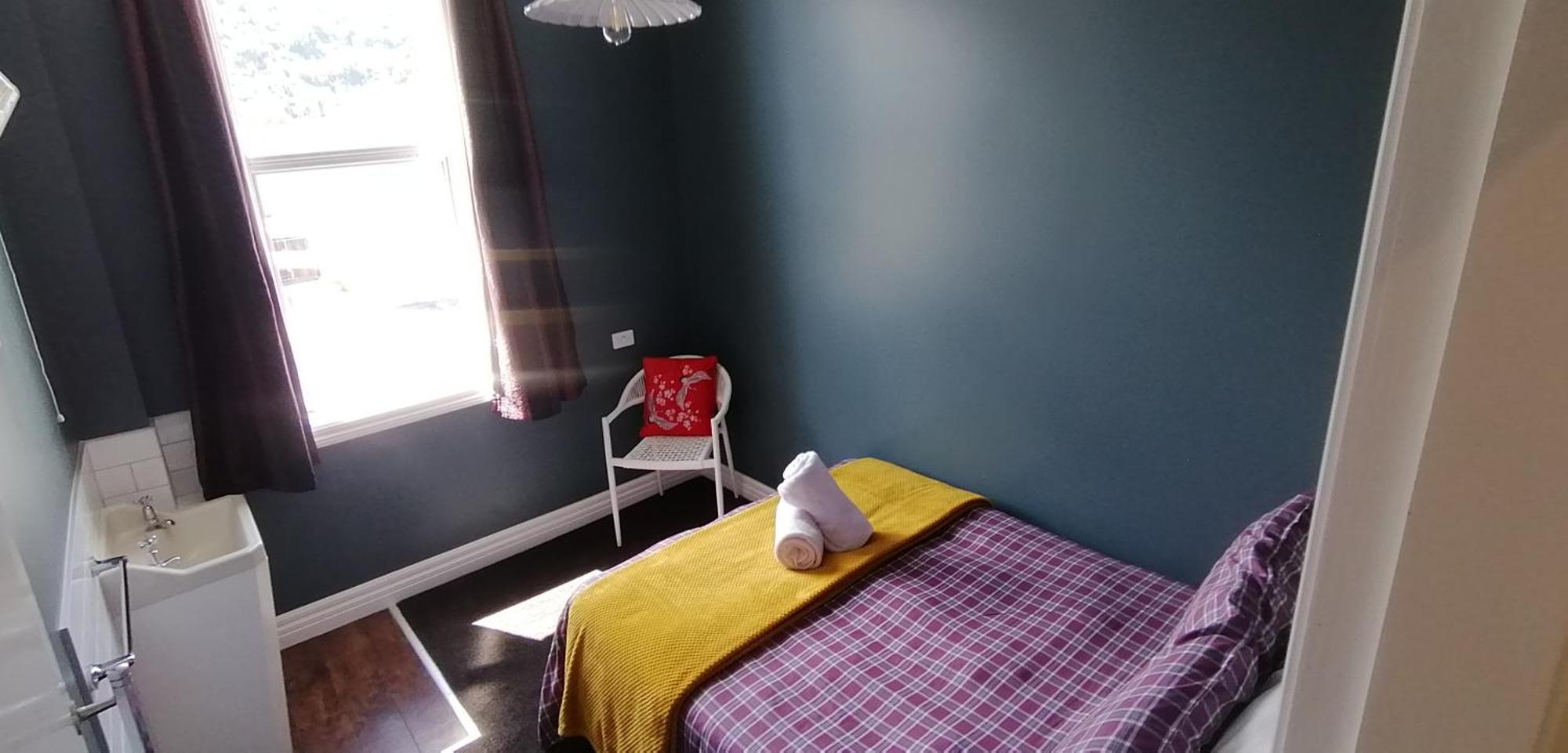 The Duke Hostel Greymouth Dış mekan fotoğraf A bedroom